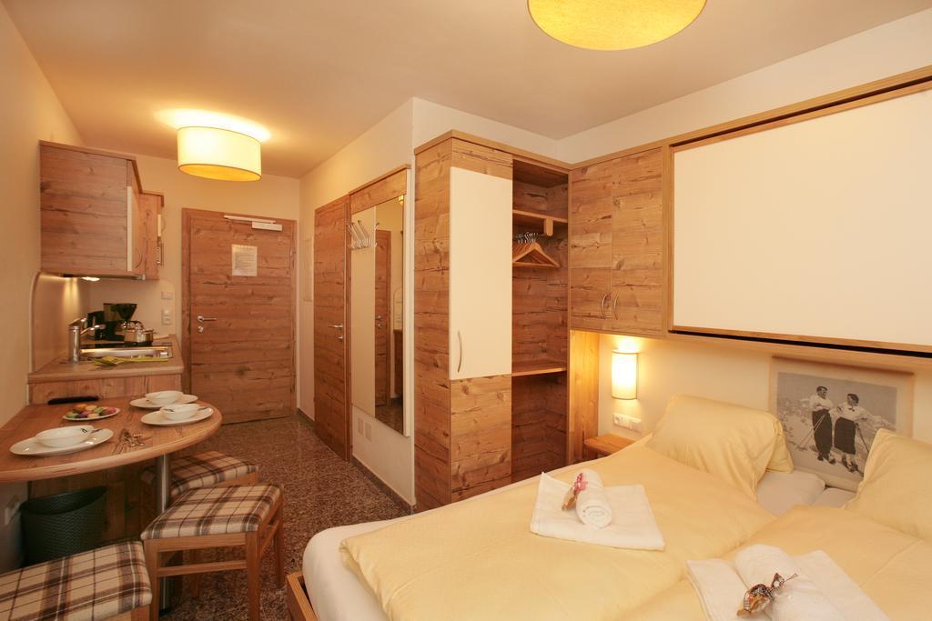 Intown Apartment Schmiede Saalbach-Hinterglemm Exterior foto
